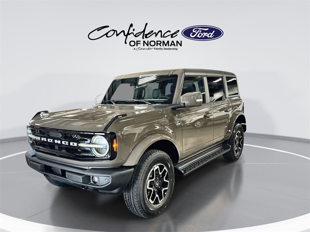 2025 Ford Bronco Outer Banks photo 3