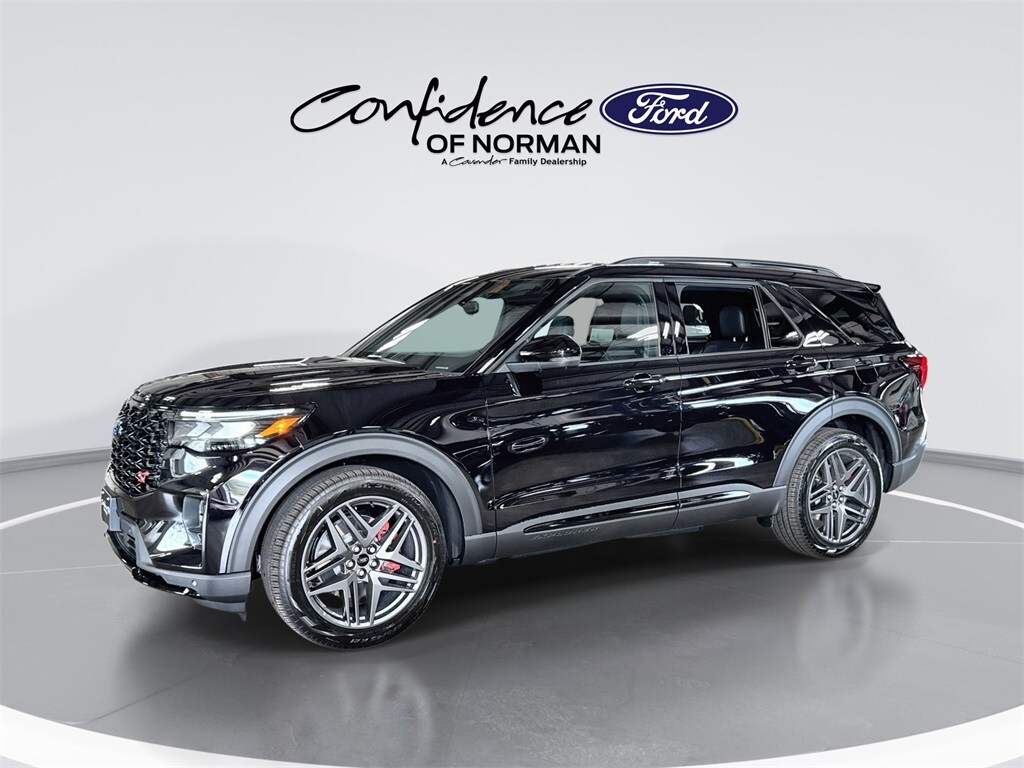 2025 Ford Explorer ST photo 4