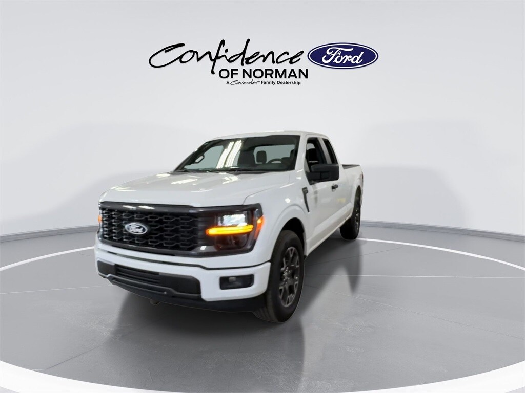 2025 Ford F-150 STX photo 4