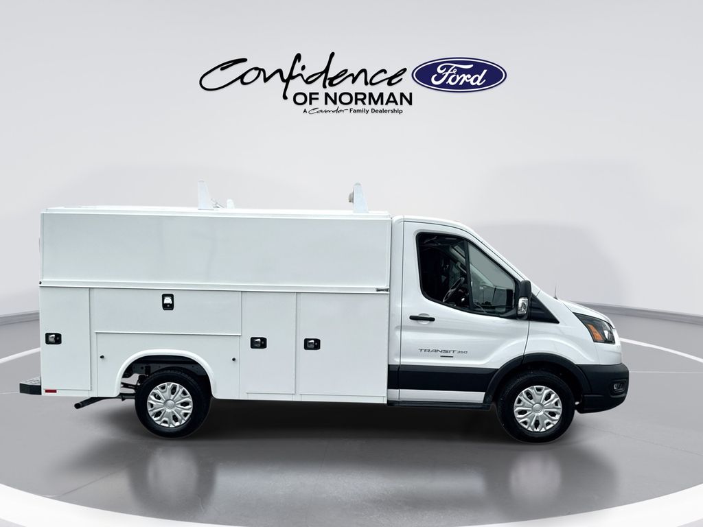 2025 Ford Transit Cutaway Base - Photo 10