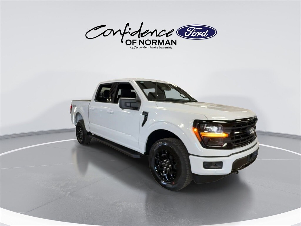 2025 Ford F-150 XLT photo 2