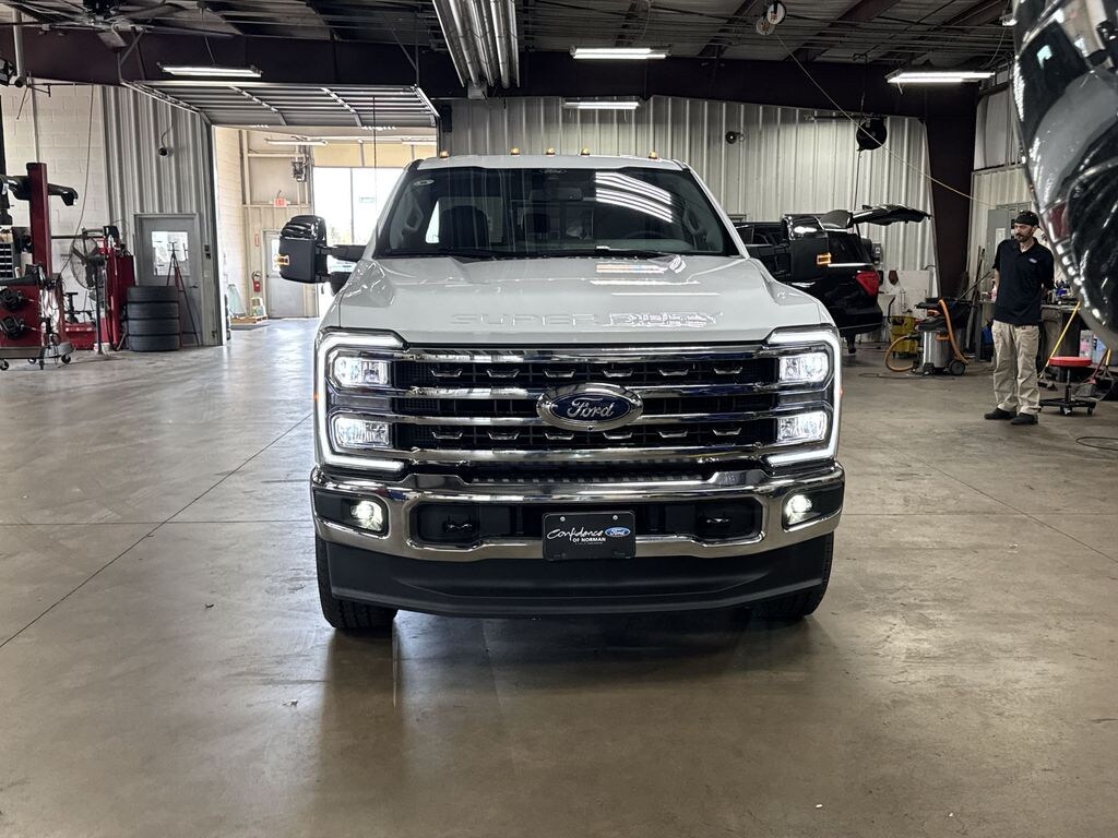 New 2026 Ford Super Duty F-350 Lariat Truck Crew Cab