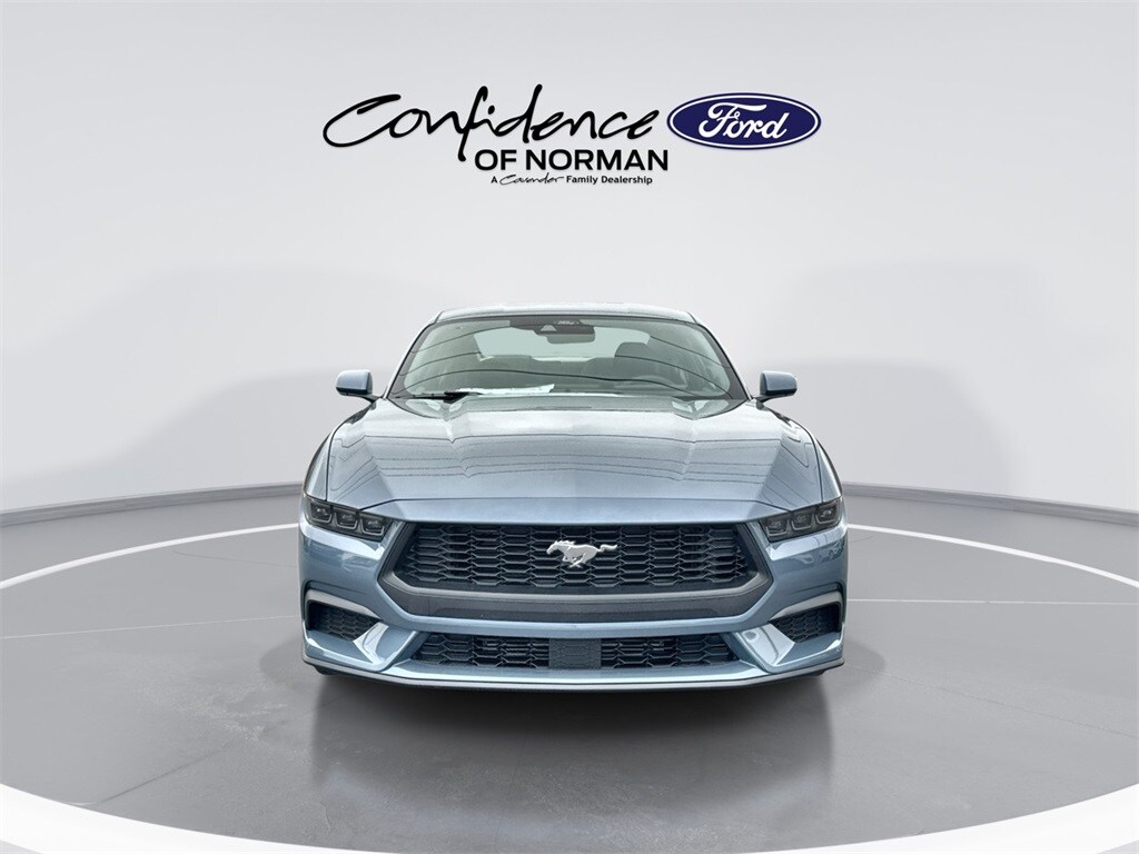 2025 Ford Mustang EcoBoost photo 2