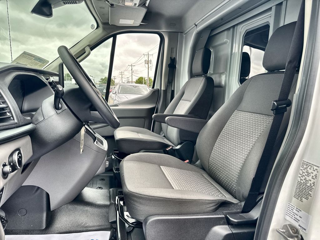 2025 Ford Transit Cutaway Base - Photo 12