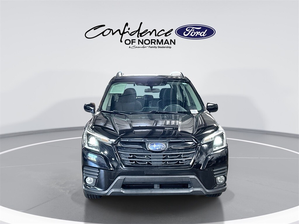 2022 Subaru Forester Premium photo 2