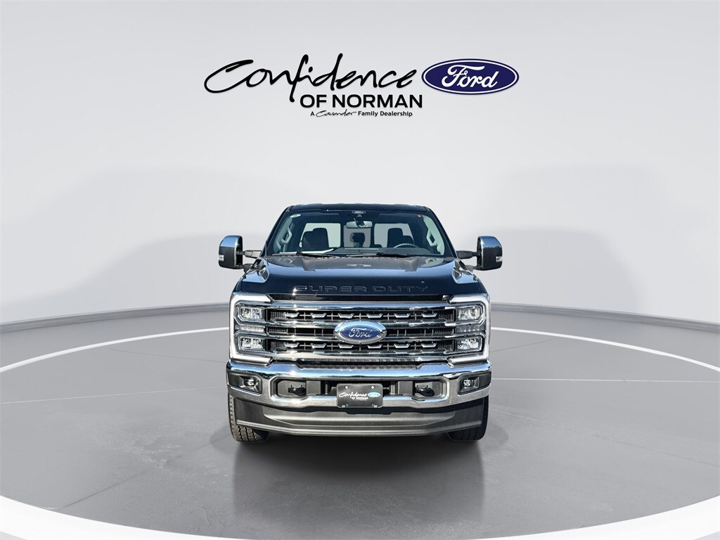 2026 Ford F-250 Lariat photo 2