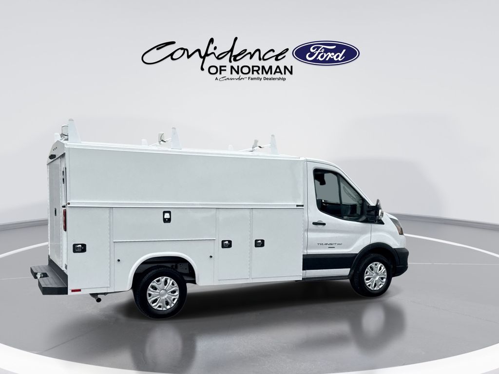 2025 Ford Transit Cutaway Base - Photo 9