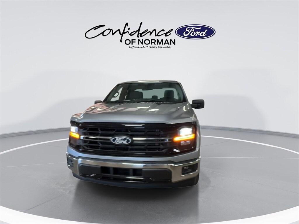 2025 Ford F-150 XLT photo 3