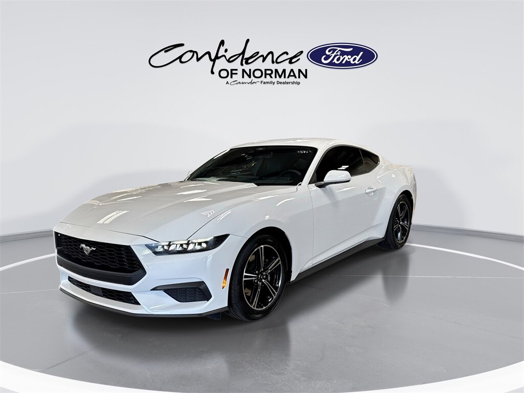 2025 Ford Mustang EcoBoost photo 3