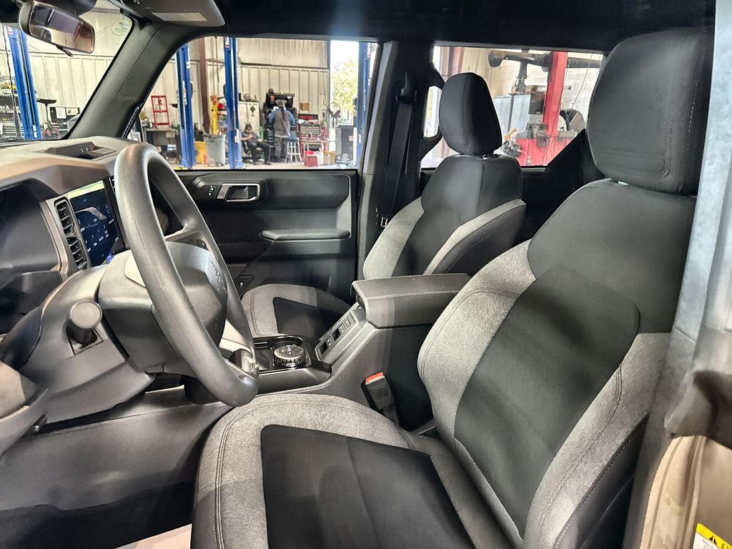 2025 Ford Bronco 4-Door Base - Photo 12