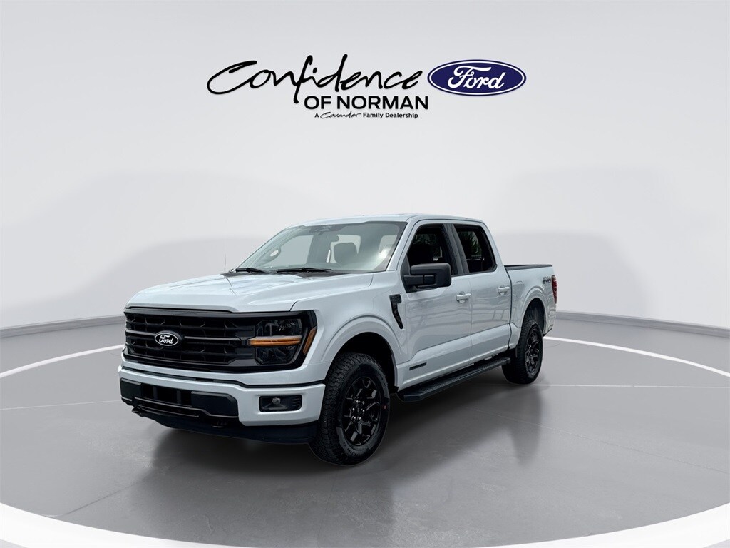 2025 Ford F-150 XLT photo 3