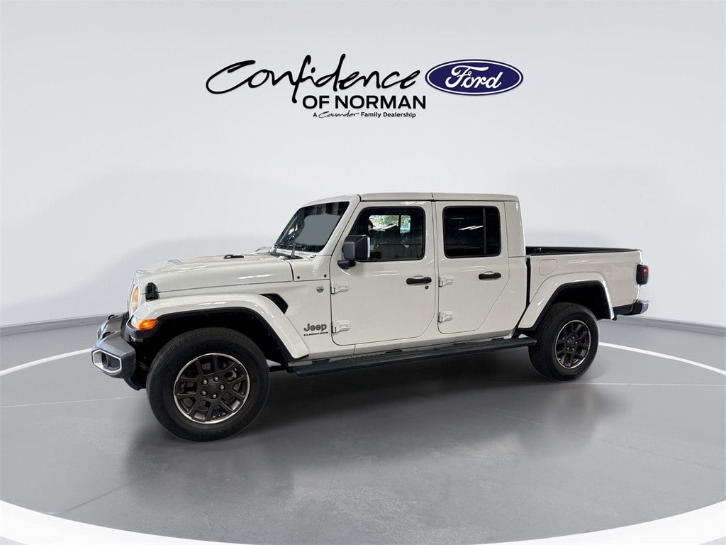 Used 2023 Jeep Gladiator Overland Truck