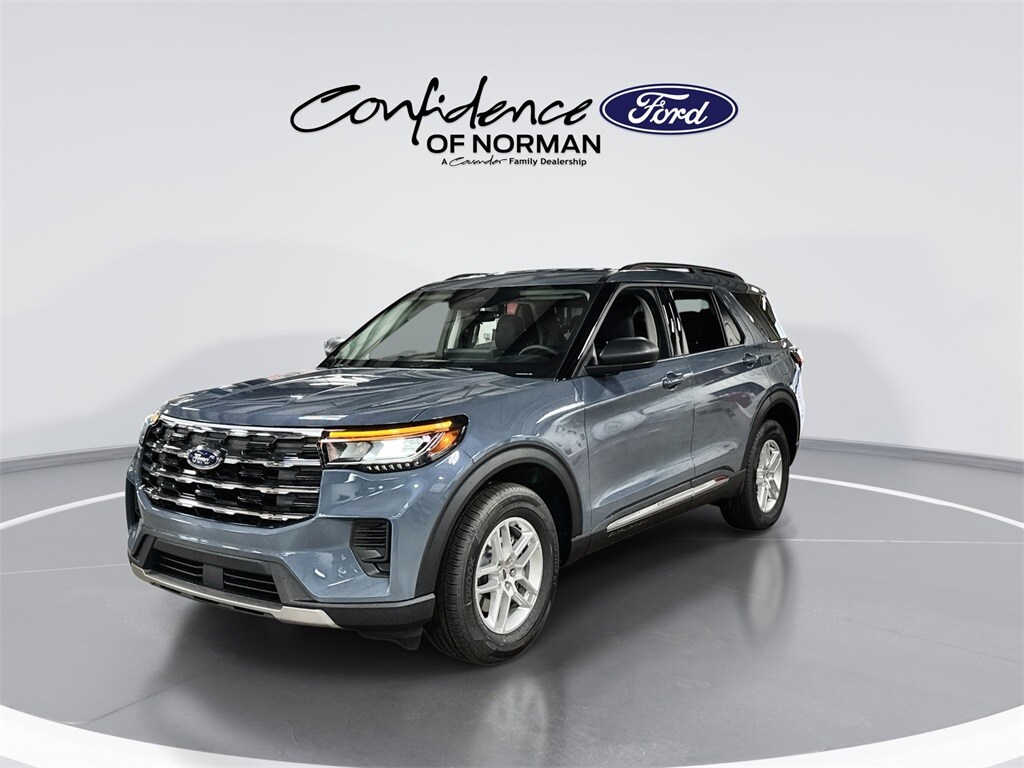 2025 Ford Explorer photo 3