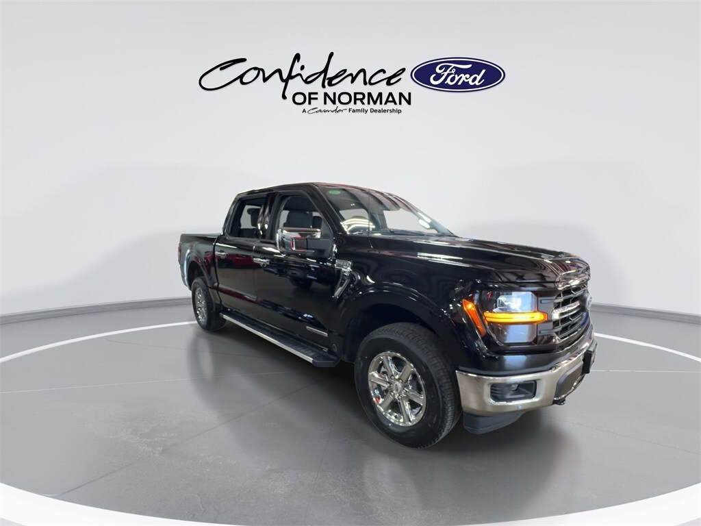 2025 Ford F-150 XLT photo 2
