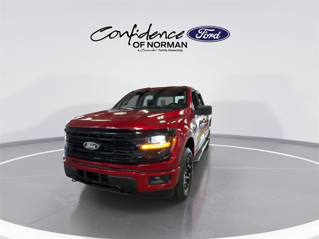 2025 Ford F-150 XLT photo 4