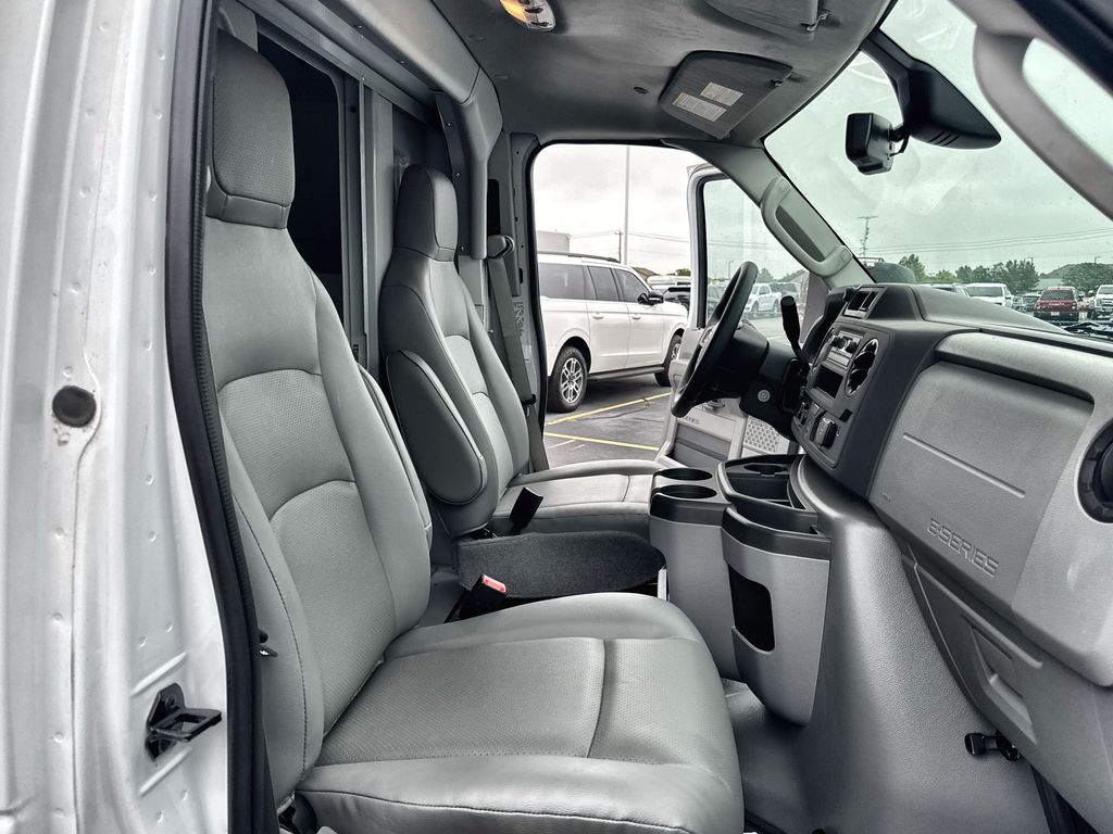 2026 Ford E-Series Cutaway Base - Photo 30