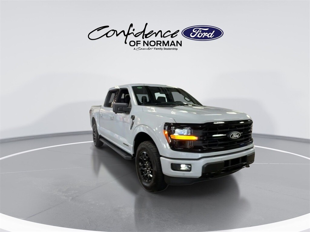 2025 Ford F-150 XLT photo 2