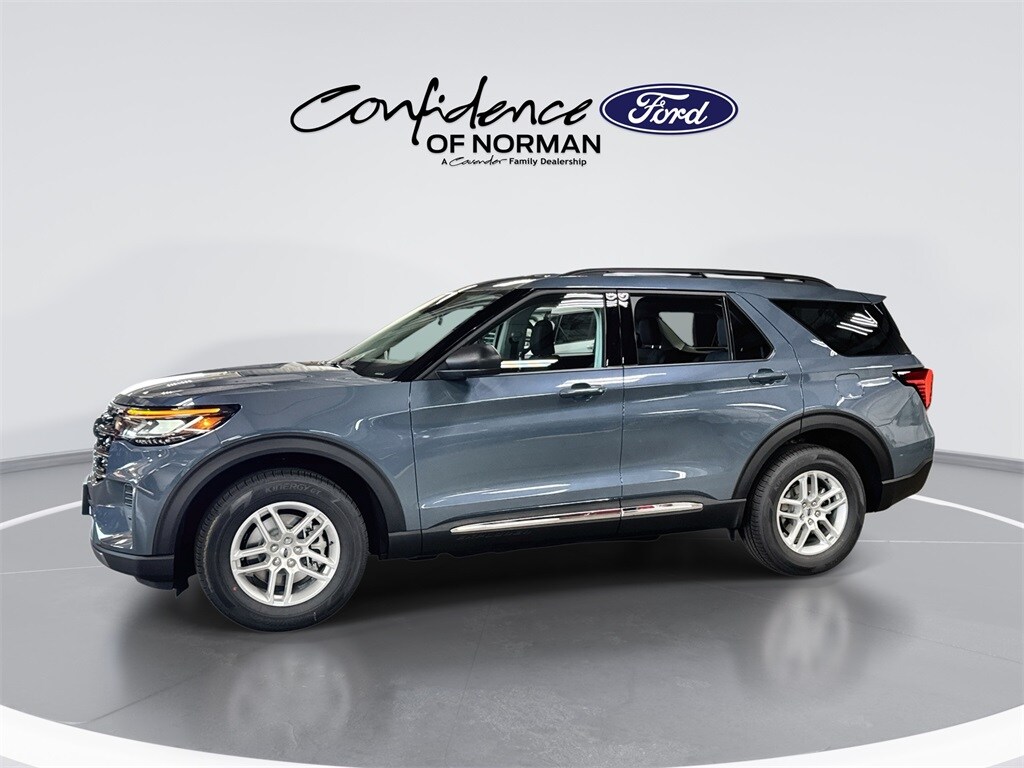2025 Ford Explorer photo 4