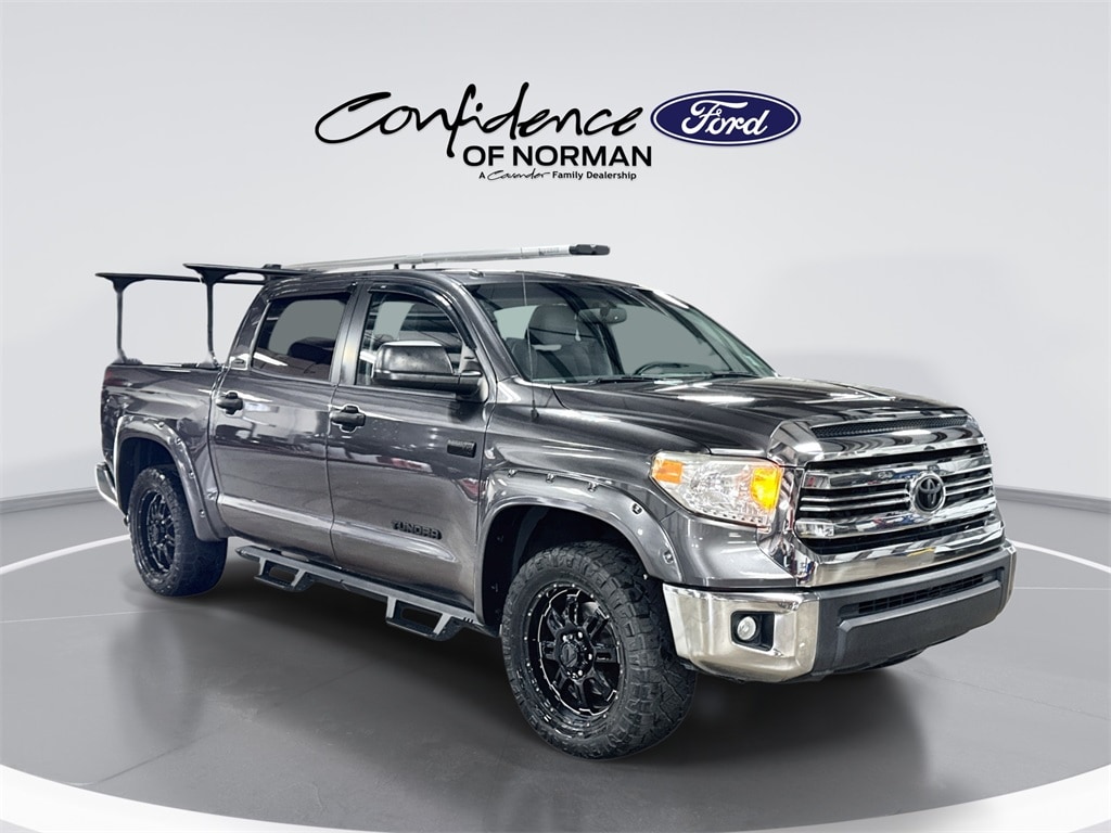 2016 Toyota Tundra SR5's photo