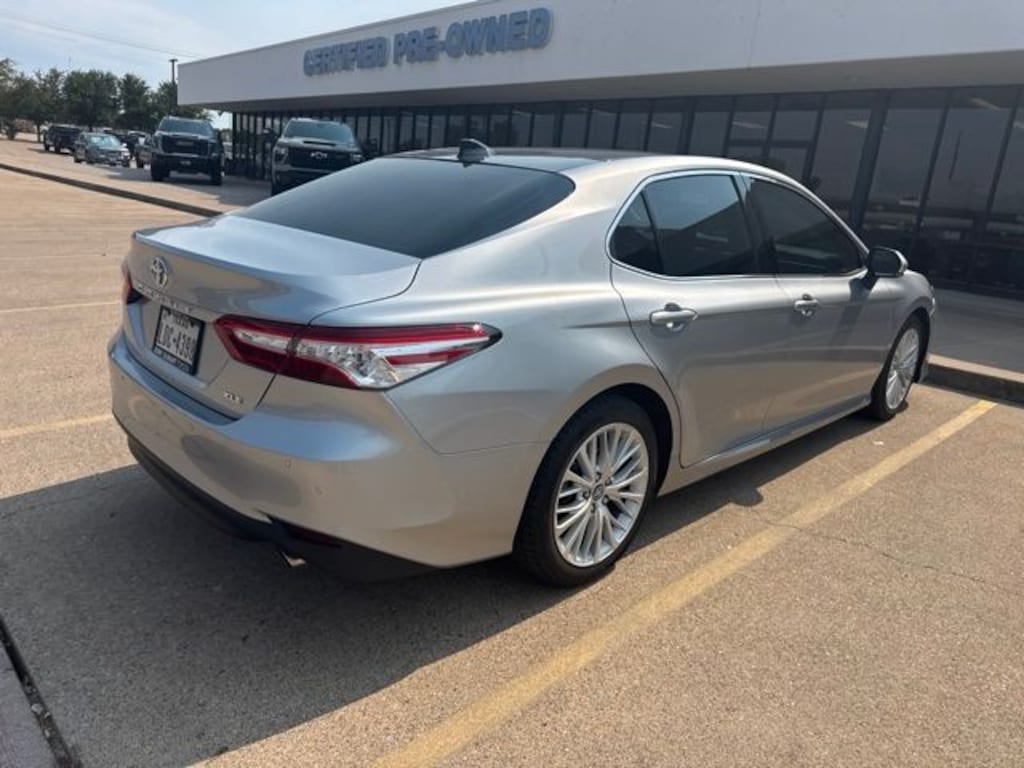 Used 2018 Toyota Camry XLE Sedan