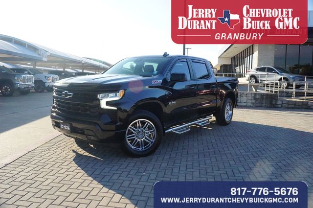 2022 Chevrolet Silverado 1500 RST photo 2