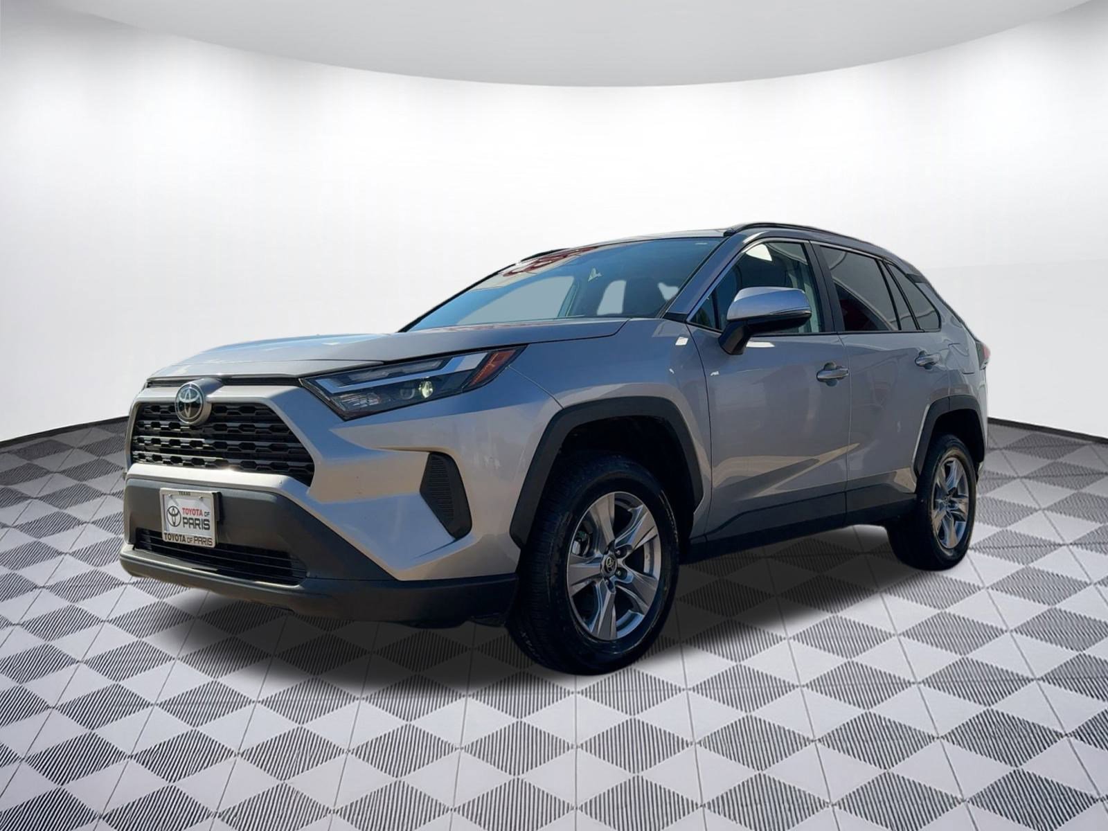 2024 Toyota RAV4 XLE photo 2