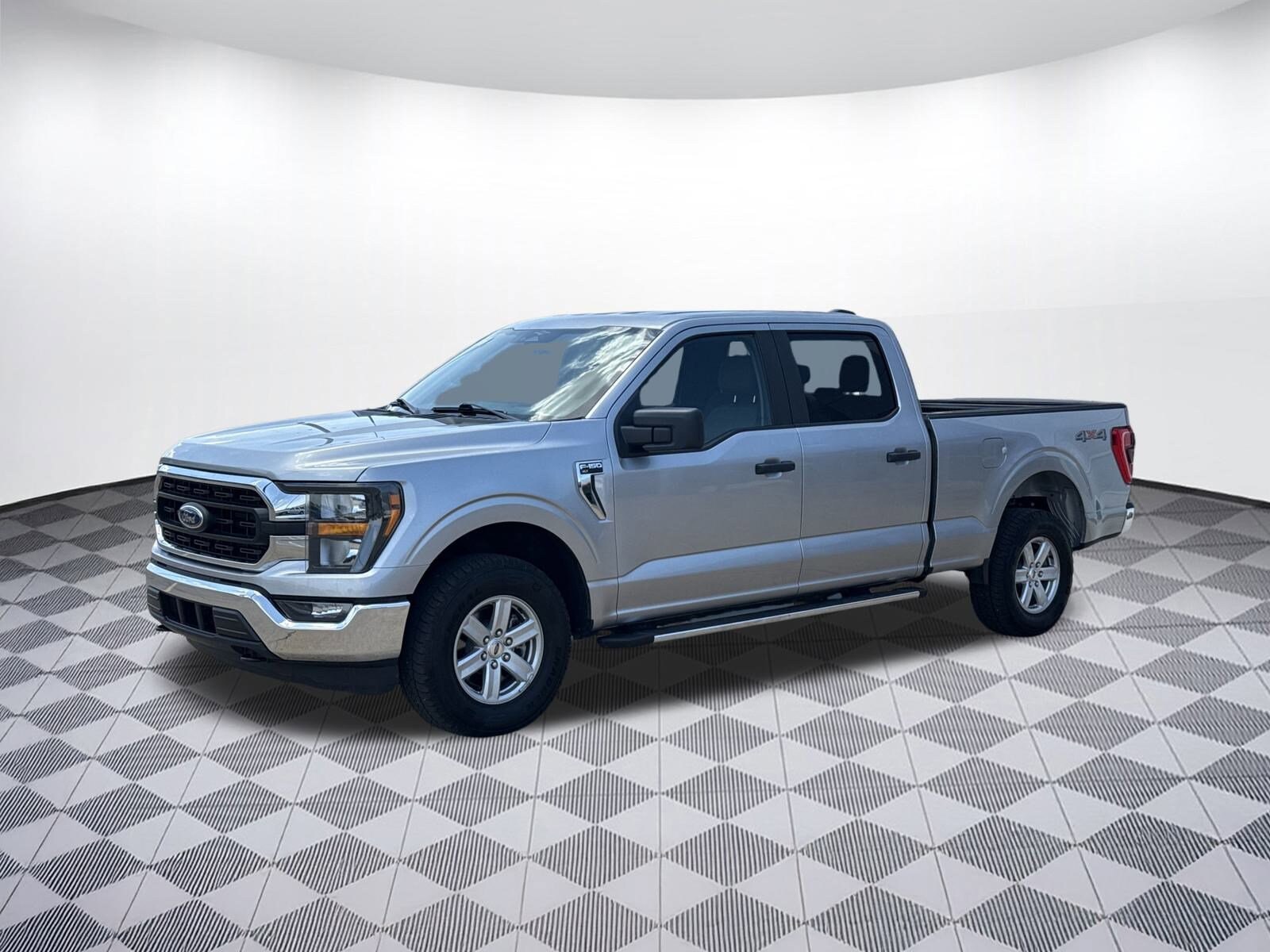2023 Ford F-150 XLT photo 3