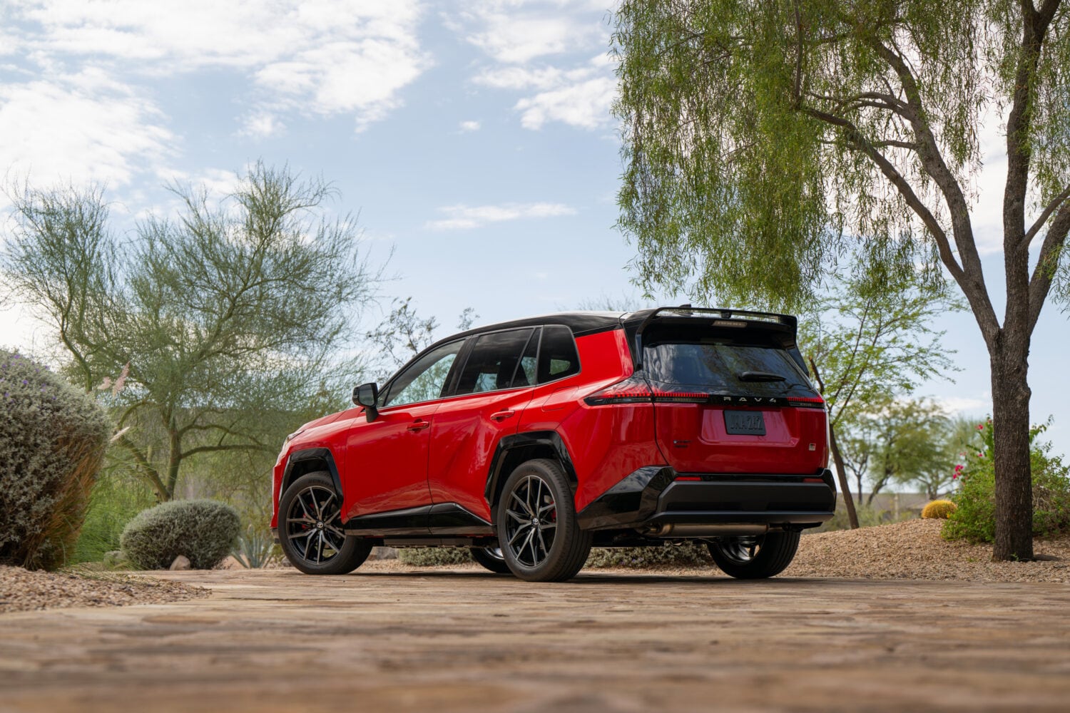2026_Toyota-RAV4-PHEV_GR-Sport_SupersonicRed_021_NR-1500x1000.jpg