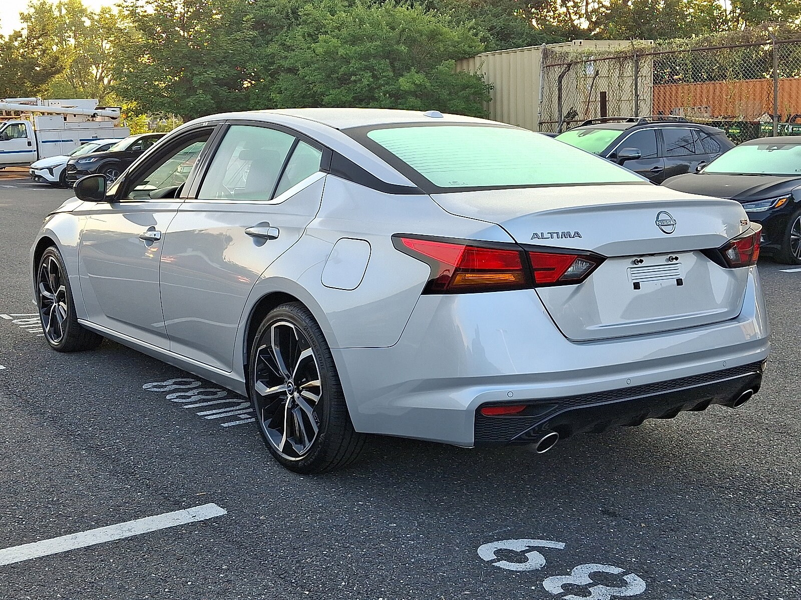 2024 Nissan Altima 2.5 SR photo 4