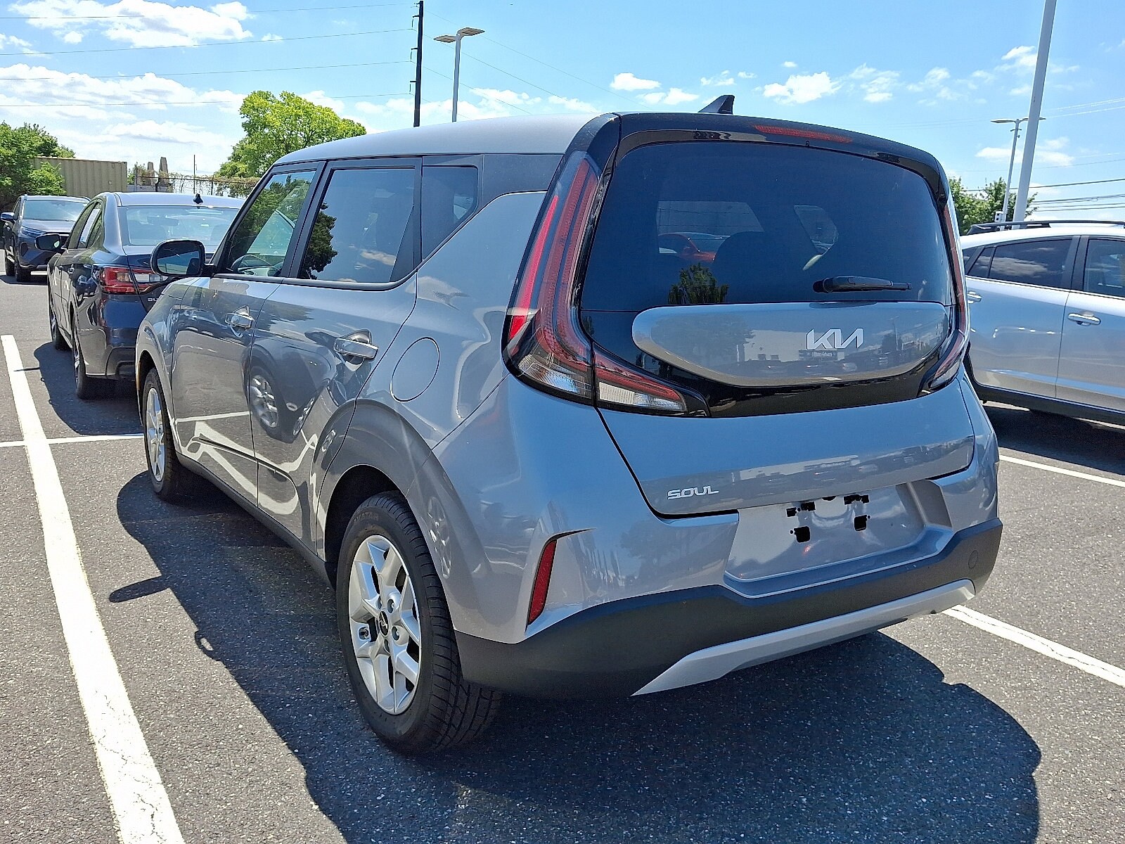 2024 Kia Soul LX photo 2