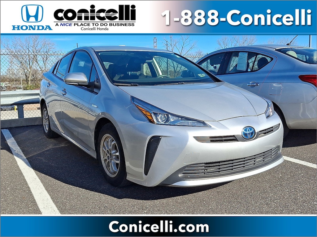 Used 2022 Toyota Prius L Hatchback