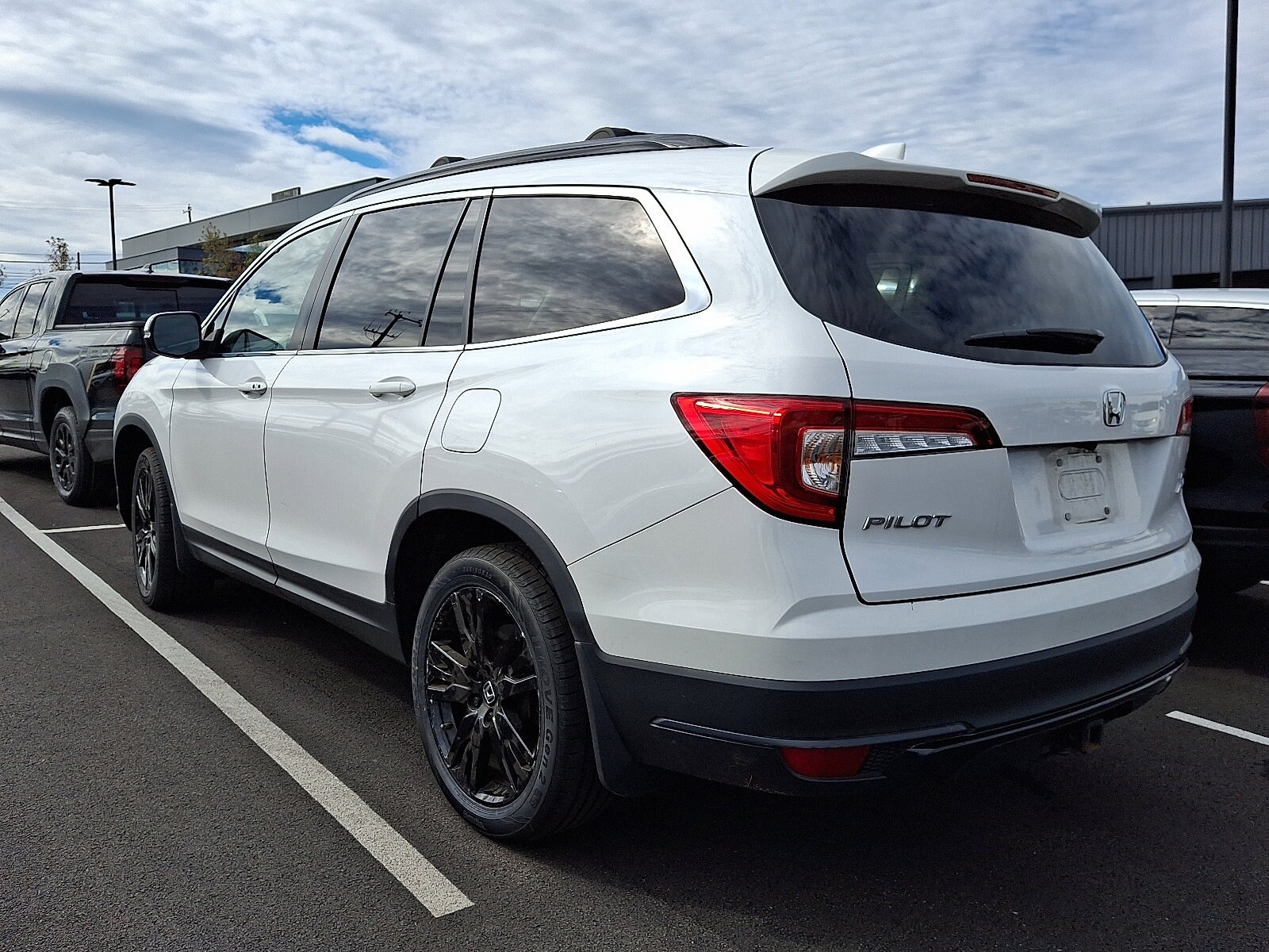 2022 Honda Pilot Special Edition photo 3