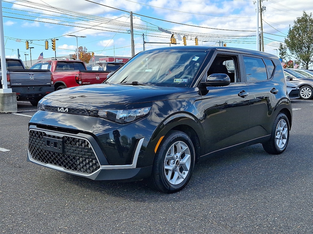 Used 2023 Kia Soul LX Hatchback