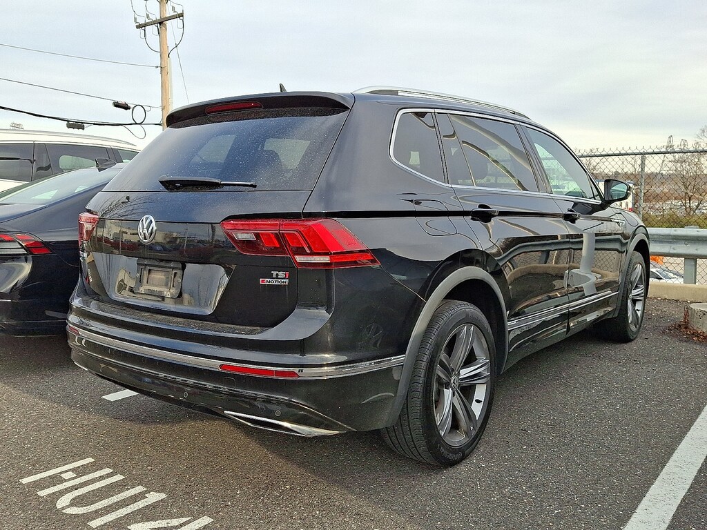 Used 2018 Volkswagen Tiguan 2.0T SE 4MOTION SUV