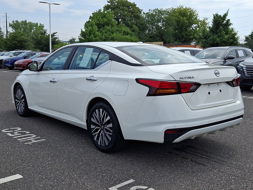 Used 2025 Nissan Altima SV Sedan