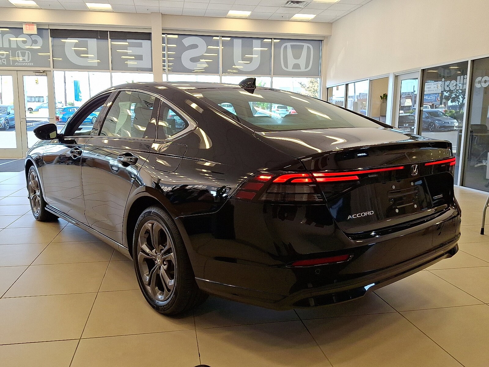 2025 Honda Accord Hybrid EX-L photo 2