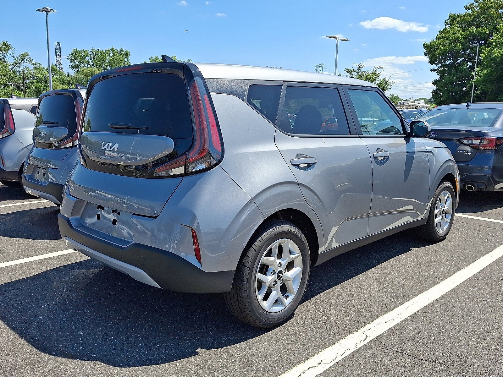 2024 Kia Soul LX photo 3