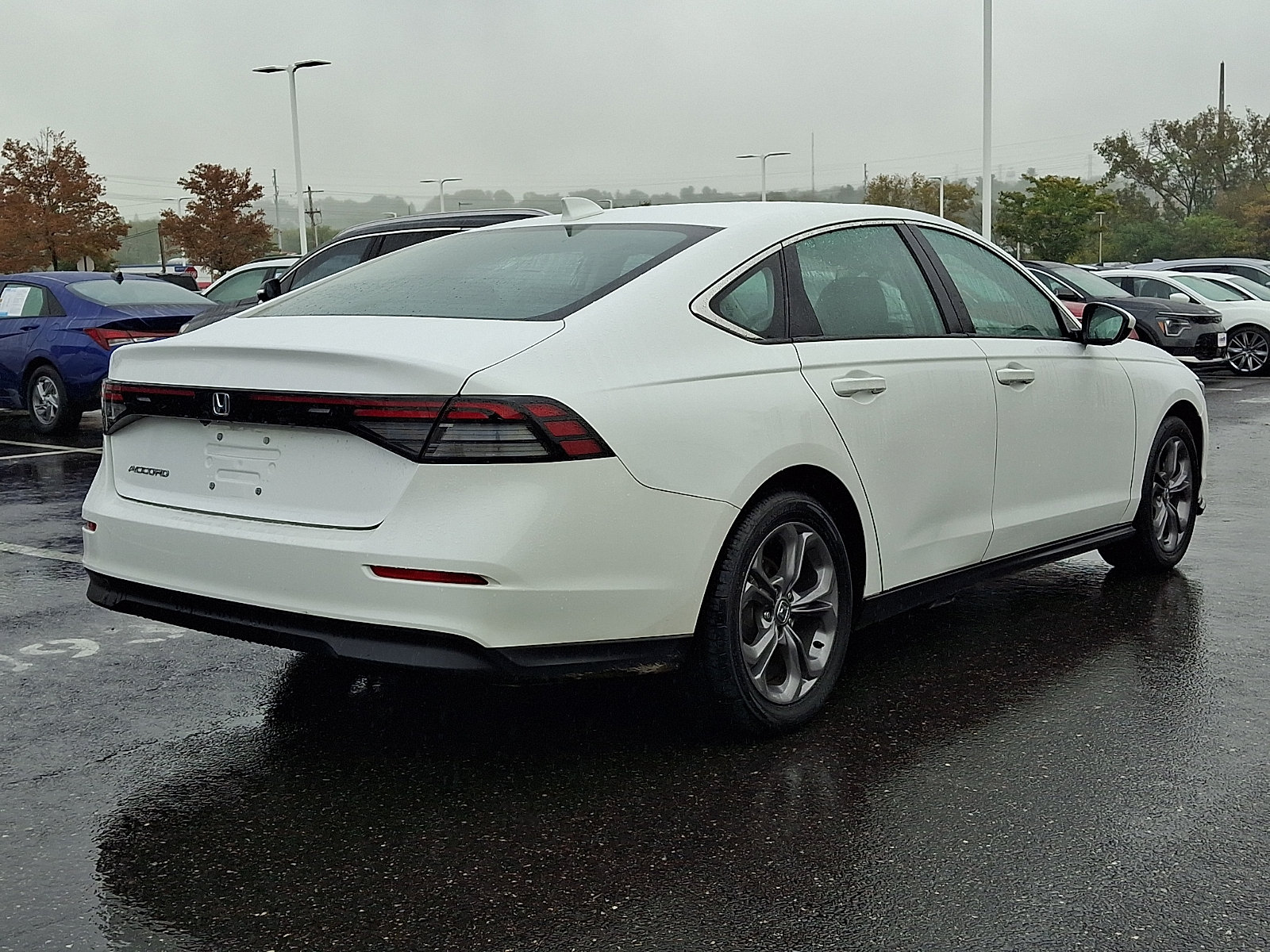 2023 Honda Accord LX - Photo 6