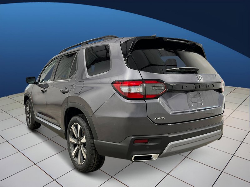 2025 Honda Pilot Touring photo 3