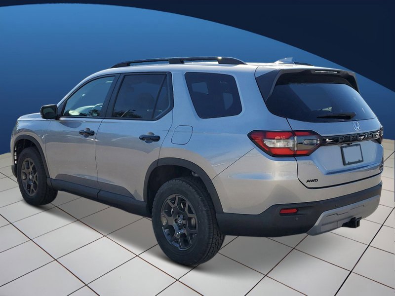 2025 Honda Pilot TrailSport photo 3