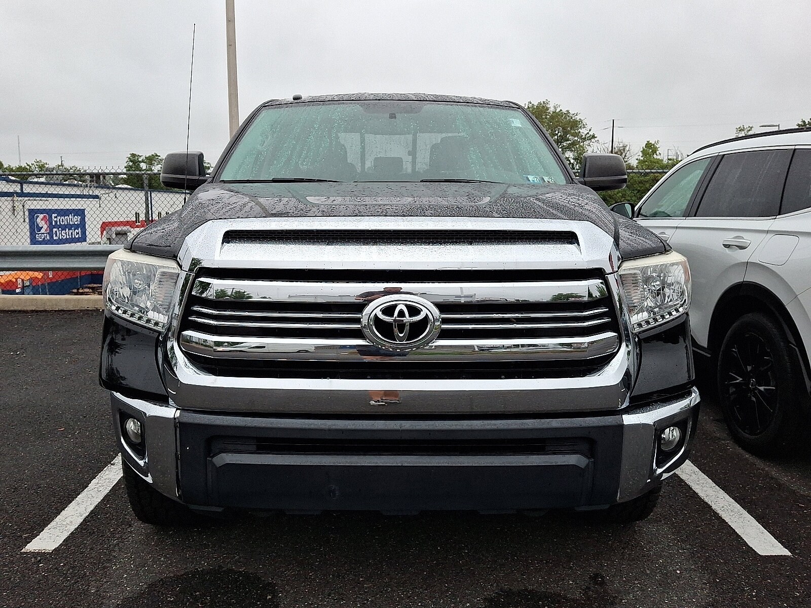 2016 Toyota Tundra SR5 Double Cab photo 2