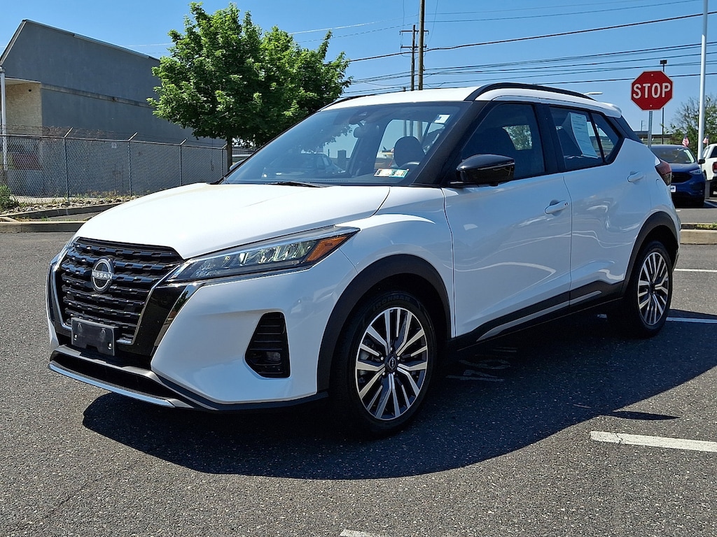Used 2024 Nissan Kicks SR SUV
