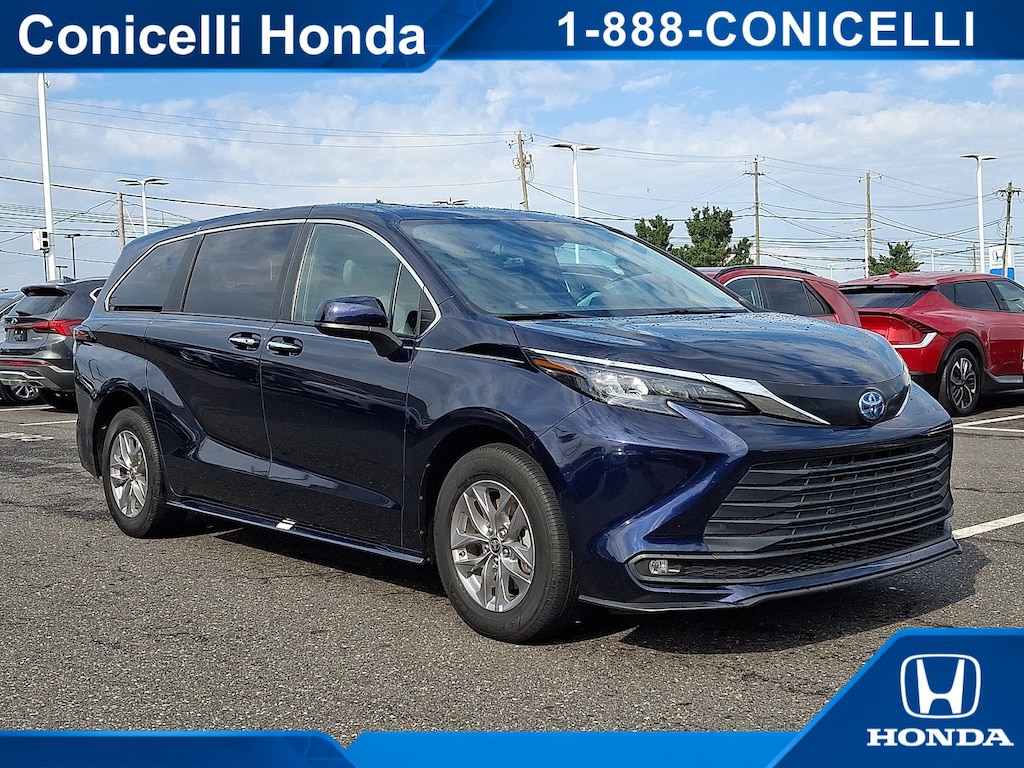 Used 2025 Toyota Sienna XLE Van Passenger Van