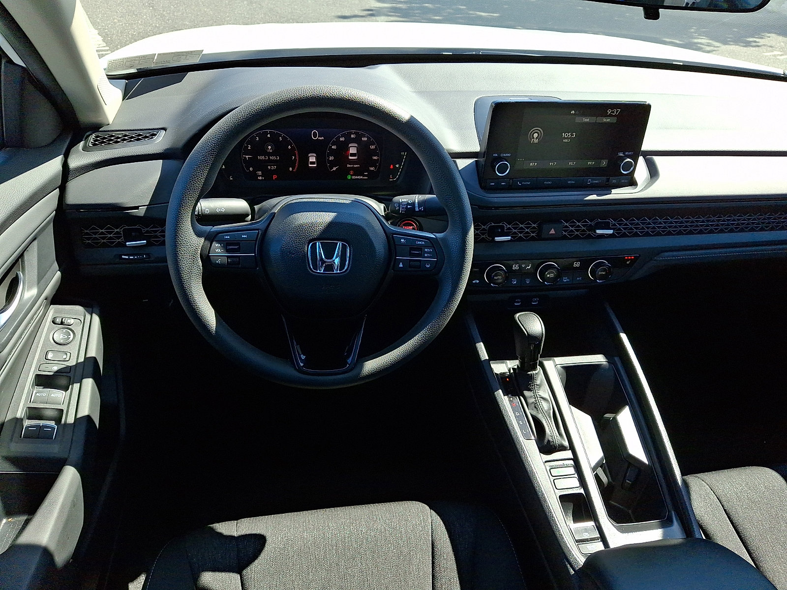 2025 Honda Accord SE - Photo 11