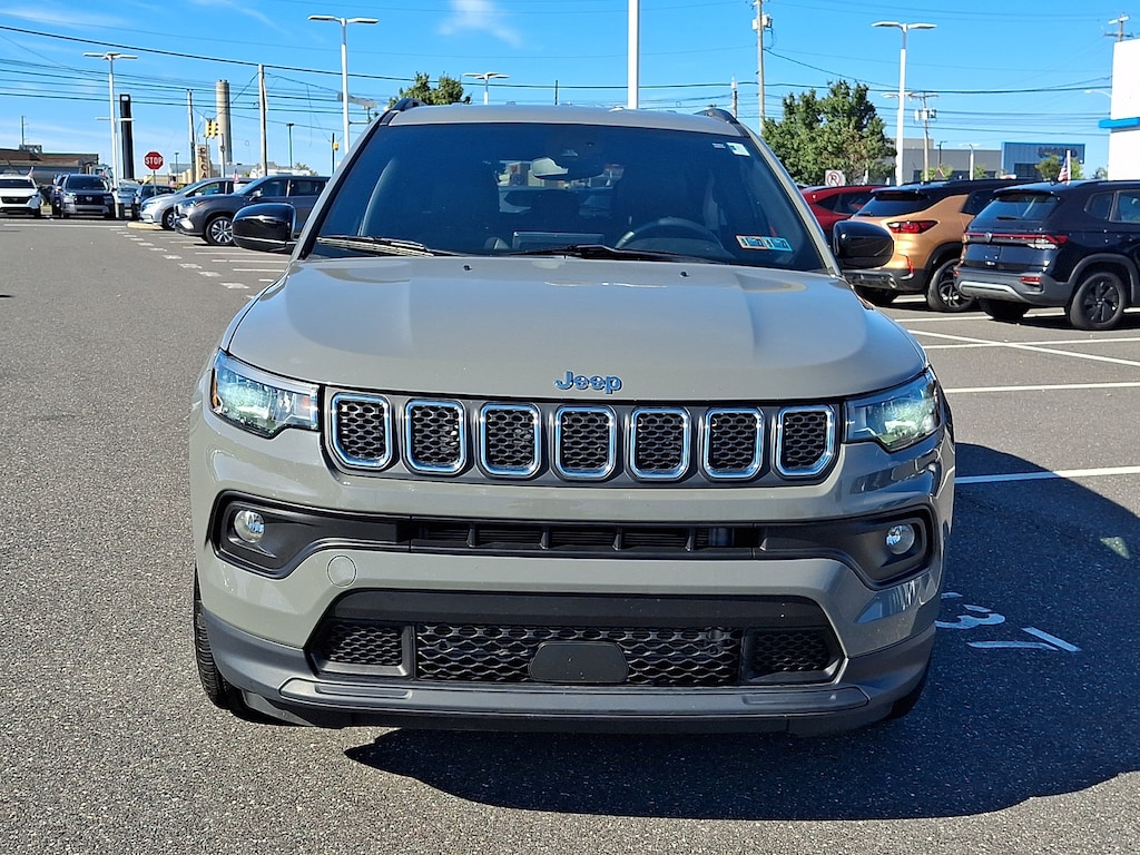 Used 2024 Jeep Compass Latitude SUV