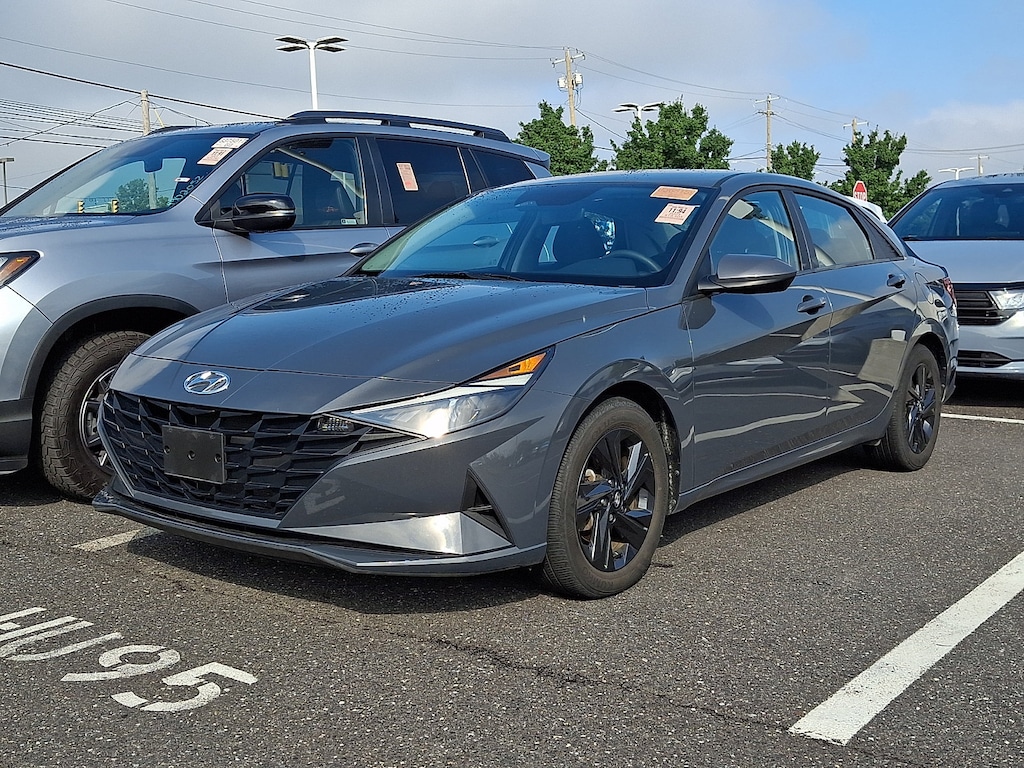 Used 2023 Hyundai Elantra SEL Sedan