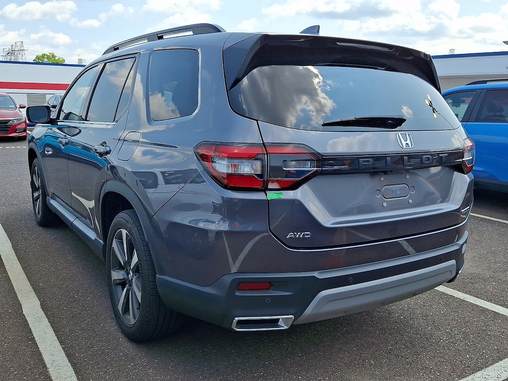 Used 2024 Honda Pilot Touring SUV