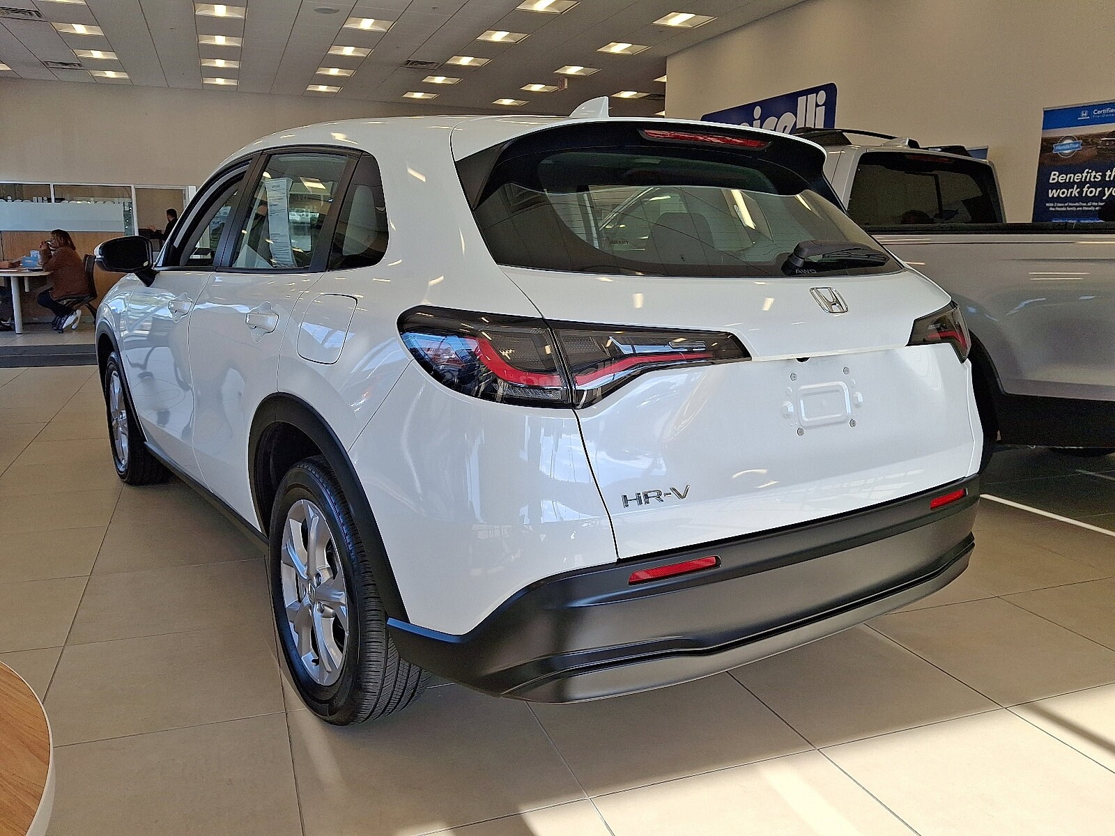 2023 Honda HR-V LX photo 4