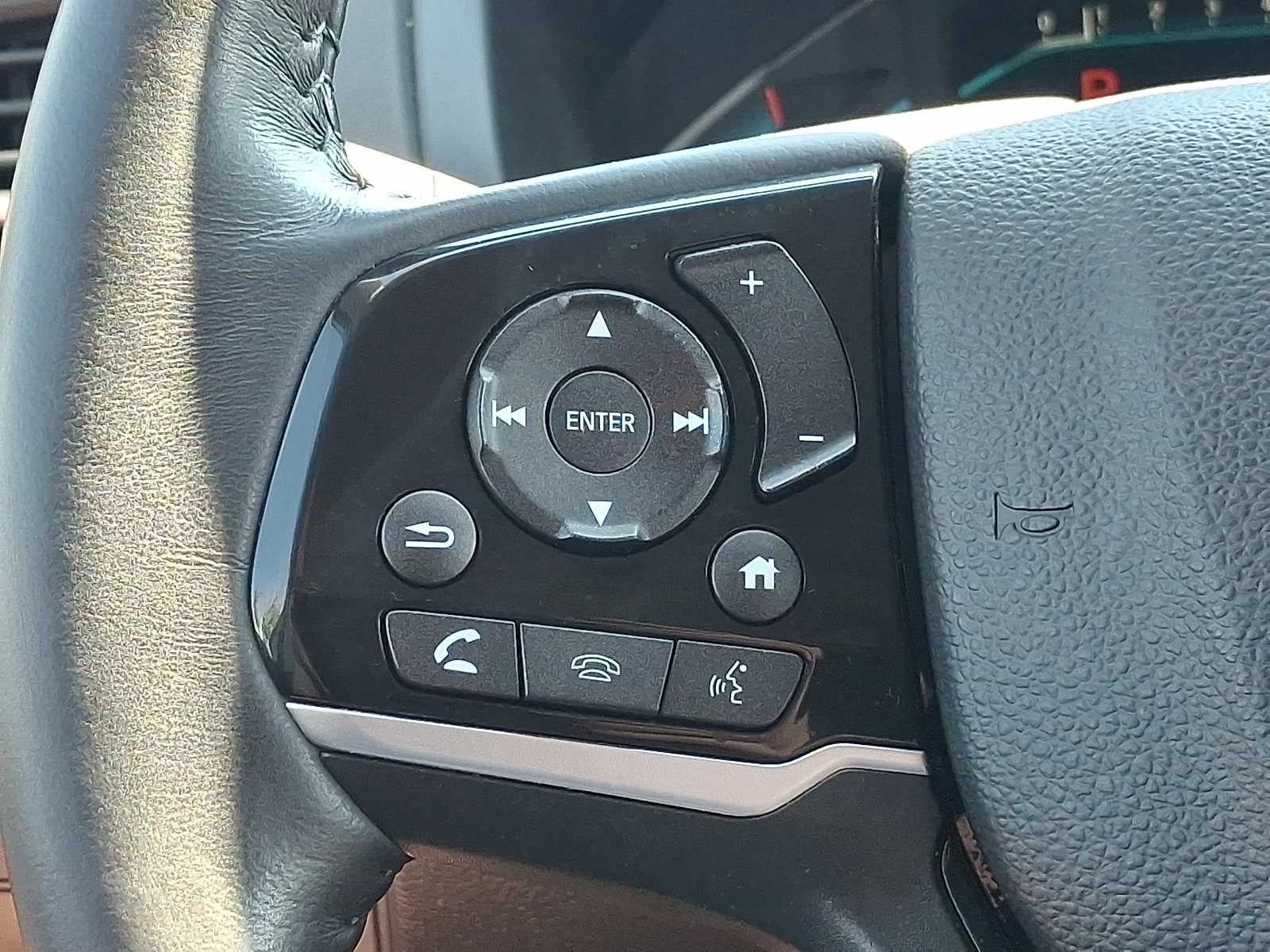 2024 Honda Odyssey Touring - Photo 23