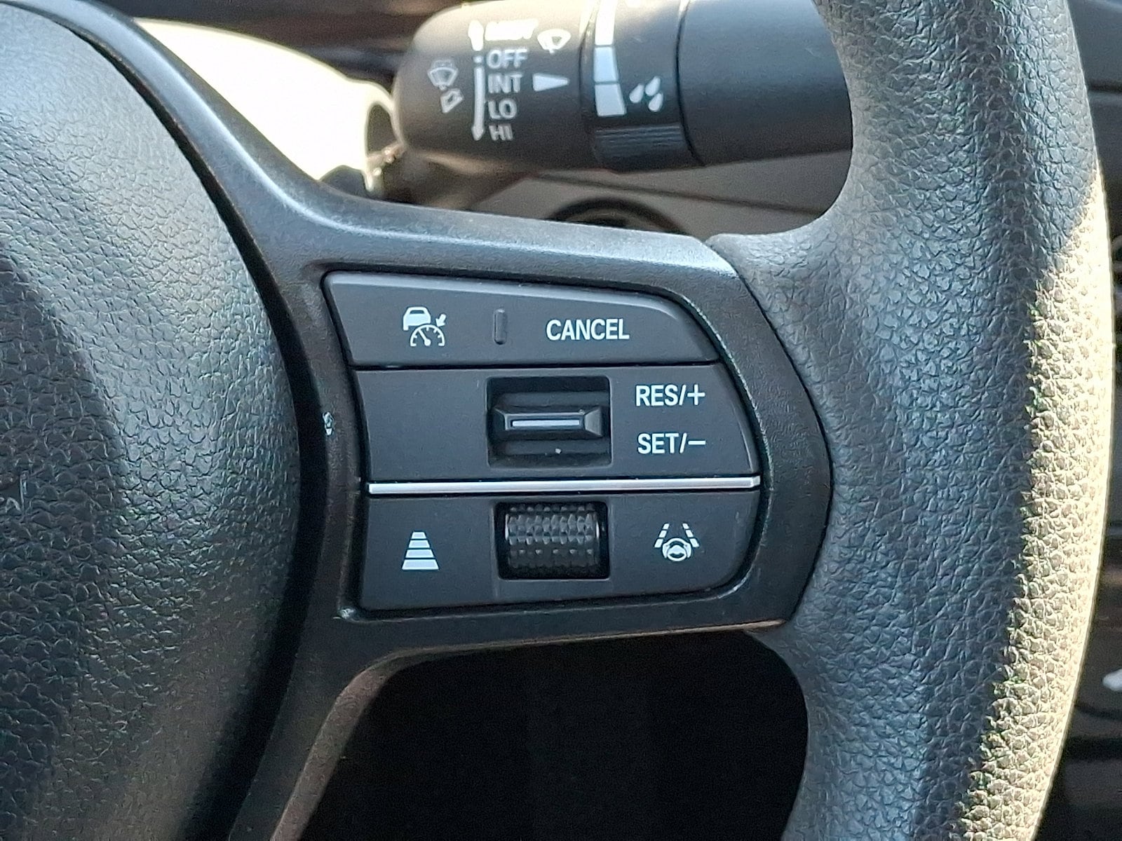 2025 Honda Accord SE - Photo 22